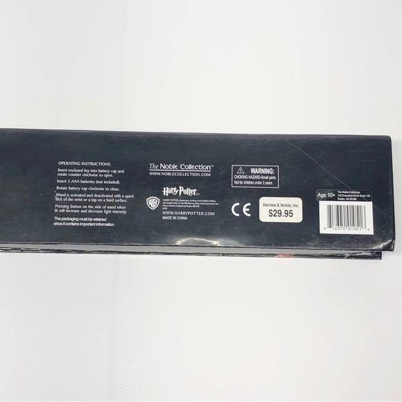 Harry Potter’s Wand That Lights Up 14 Inches long - Picture 8 of 16